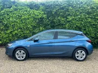 Used Vauxhall Astra Design Edition 100 HP (73 kW) 2016 Blue Hatchback