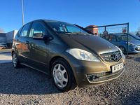 Begagnad Mercedes A160 Classic 82 HK (60 kW) 2012 Brun Halvkombi