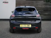 Begagnad Peugeot 208 Allure 2025 Svart Halvkombi