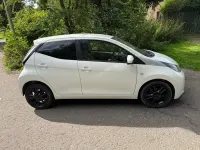 Used Toyota Aygo X-pure 68 HP (50 kW) 2016 White Hatchback