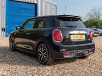 Używany Mini Cooper S Hatch 2018 Czarny Hatchback