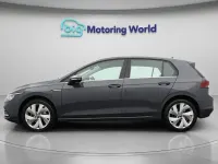 Begagnad VW Golf VIII Style 150 HK (110 kW) 2020 Grå Halvkombi