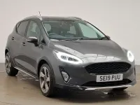 Usado Ford Fiesta Active X 140 CV (102 kW) 2019 Gris Utilitario
