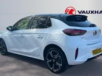 Begagnad Vauxhall Corsa Ultimate 101 HK (74 kW) 2023 Vit Halvkombi