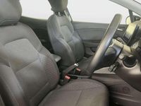 Begagnad Renault Clio V Evolution 90 HK (66 kW) 2023 Svart Halvkombi