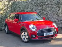 Usado Mini Cooper Clubman Classic 136 CV (100 kW) 2019 Rojo Familiar
