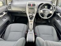 Used Toyota Auris 101 HP (74 kW) 2009 Silver Hatchback
