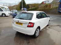 Used Skoda Fabia 60 HP (44 kW) 2017 White Hatchback