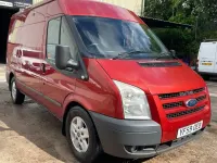 Usado Ford Transit Limited 140 CV (102 kW) 2010 Rojo Van