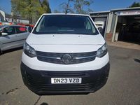 Second-hand Vauxhall Vivaro 100 CP (73 kW) 2023 Alb Monovolum