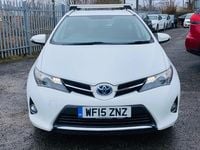 Used Toyota Auris Hybrid 2015 White Estate