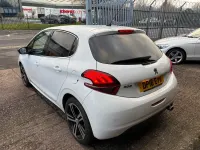 Used Peugeot 208 GT-line 110 HP (80 kW) 2016 White Hatchback