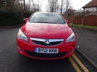 Used Vauxhall Astra 115 HP (84 kW) 2012 Red Hatchback