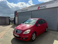 Used Mercedes B200 SE 2010 Red MPV