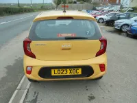 Used Kia Picanto 66 HP (48 kW) 2023 Yellow Hatchback