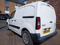 Usado Citroën Berlingo 75 HP (55 kW) 2017 Branco Monovolume