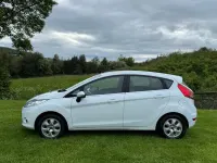 Used Ford Fiesta Zetec 94 HP (69 kW) 2012 White Hatchback