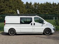 Second-hand Vauxhall Vivaro Sportive 115 CP (84 kW) 2012 Alb Monovolum