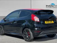 Usado Ford Fiesta ST-Line 140 HP (102 kW) 2016 Preto Citadino