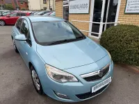 Second-hand Vauxhall Astra 2011 Albastru Hatchback