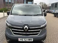 Usado Renault Trafic 150 HP (110 kW) 2022 Cinzento Monovolume