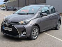 Używany Toyota Yaris 99 KM (72 kW) 2014 Szary Hatchback