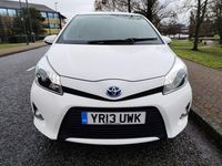 Used Toyota Yaris Hybrid T4 101 HP (74 kW) 2013 White Hatchback