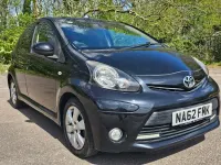 Usado Toyota Aygo 68 HP (50 kW) 2012 Preto Citadino