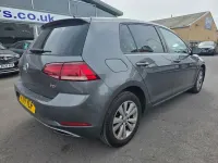 Used VW Golf VII SE 115 HP (84 kW) 2017 Grey Hatchback