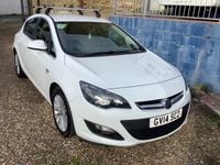 Used Vauxhall Astra Excite 115 HP (84 kW) 2014 White Hatchback