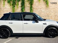 Usado Mini Cooper Exclusive 134 CV (98 kW) 2023 Blanco Utilitario
