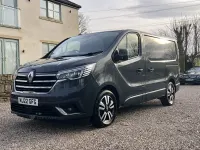 Begagnad Renault Trafic 2022 Grå Minibuss