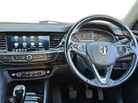 Used Vauxhall Insignia 110 HP (80 kW) 2018 Red Estate