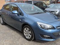 Second-hand Vauxhall Astra Design Edition 2015 Albastru Hatchback