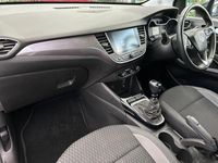 Used Vauxhall Crossland X Elite 130 HP (95 kW) 2019 White SUV