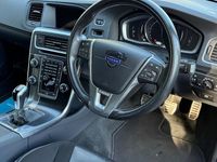 Usado Volvo V60 R-Design 190 HP (139 kW) 2017 Preto Carrinha