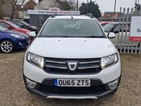 Used Dacia Sandero Lauréate 2015 White Hatchback