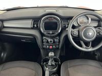 Used Mini Cooper Classic 134 HP (98 kW) 2019 Orange Hatchback