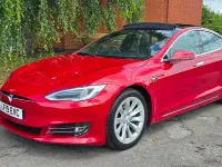 Used Tesla Model S 386 kW (525 HP) 2019 Red Hatchback