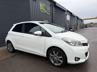 Used Toyota Yaris SR 99 HP (72 kW) 2012 White Hatchback