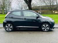 Used Toyota Aygo X-clusiv 69 HP (50 kW) 2015 Black Hatchback