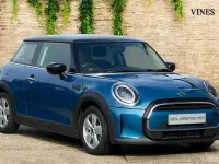 Używany Mini Cooper Classic 134 KM (98 kW) 2022 Niebieski Hatchback