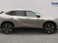 Używany MG HS Trophy 169 KM (124 kW) 2024 Srebrny SUV