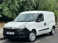 Begagnad Vauxhall Combo 2018 Vit Van