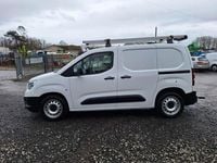 Used Vauxhall Combo Edition 100 HP (73 kW) 2019 White MPV