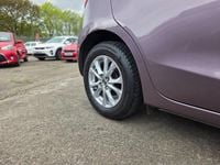 Begagnad Mazda 2 2015 Lila Halvkombi