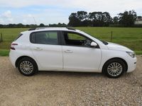 Used Peugeot 308 Access 100 HP (73 kW) 2017 White Hatchback