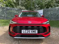 Usado MG ZS Trophy 196 HP (144 kW) 2025 Vermelho SUV