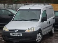 Używany Vauxhall Combo 75 KM (55 kW) 2010 Srebrny Minivan