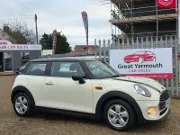 Used Mini Cooper D Hatch 2016 White Hatchback